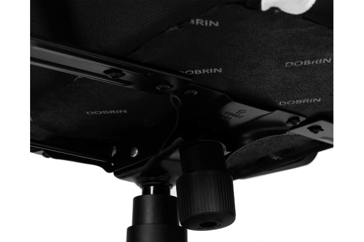 Кресло игровое DOBRIN DALLAS, черно-белая ткань-6