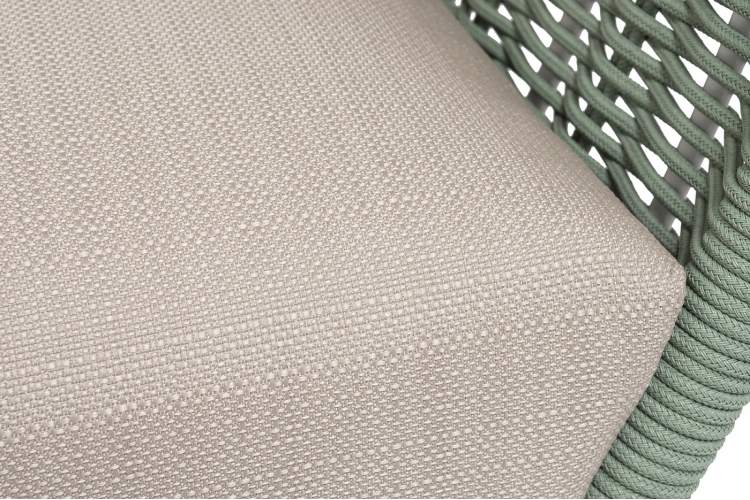 "Фиджи" кресло плетеное из роупа, каркас алюминий светло-серый (RAL7035) муар, роуп зеленый (4204) круглый tex, ткань Mossle бежевая-7
