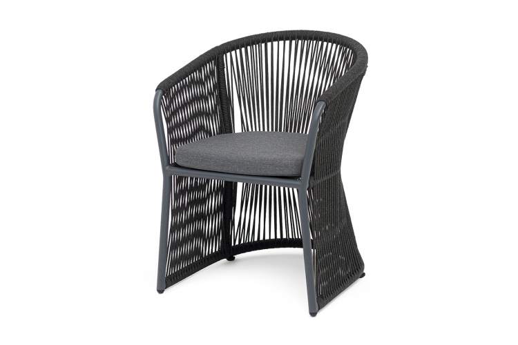 "Романо" стул плетеный из роупа, каркас алюминий темно-серый (RAL7024) муар, роуп темно-серый круглый, ткань темно-серая 027