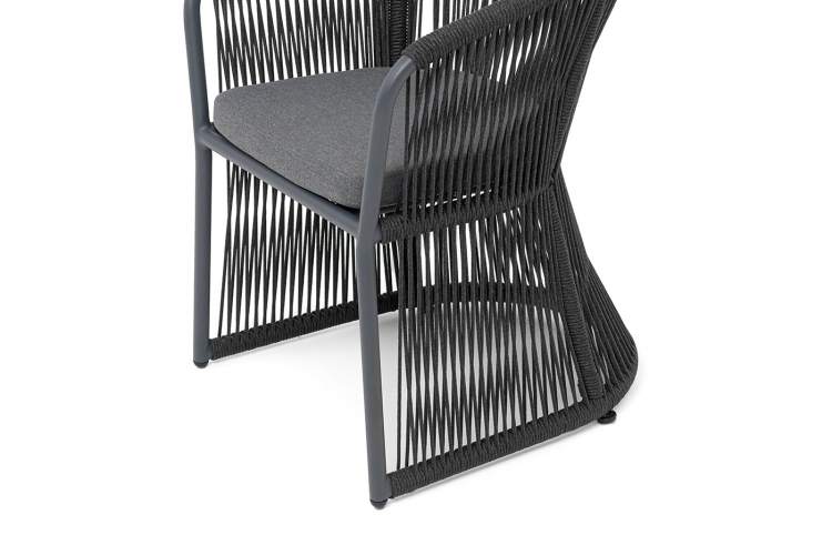 "Романо" стул плетеный из роупа, каркас алюминий темно-серый (RAL7024) муар, роуп темно-серый круглый, ткань темно-серая 027-3