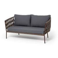 "Диего" диван 2-местный плетеный из роупа, каркас алюминий коричневый (RAL8016) муар, роуп коричневый круглый, ткань темно-серая 027