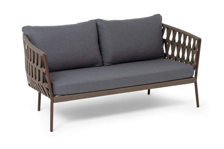 "Диего" диван 2-местный плетеный из роупа, каркас алюминий коричневый (RAL8016) муар, роуп коричневый круглый, ткань темно-серая 027-2