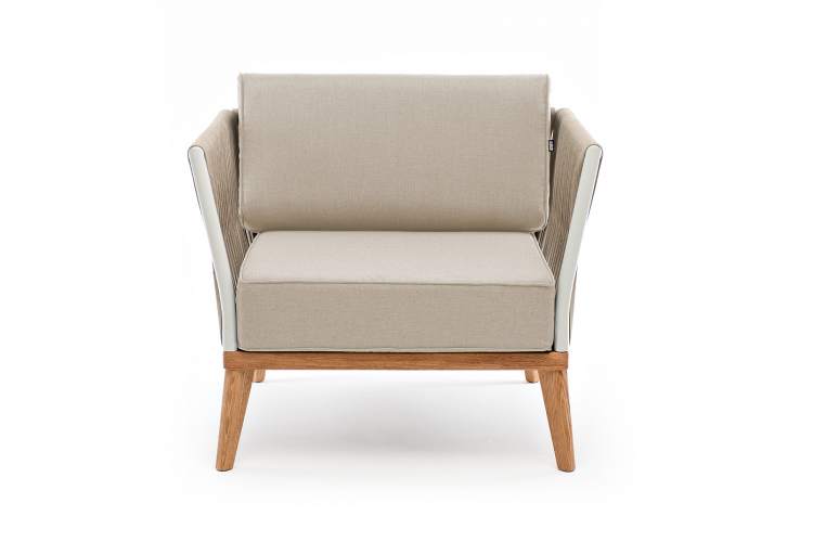 "Касабланка" кресло плетеное из роупа, основание дуб, каркас алюминий светло-серый (RAL7035) муар, роуп серо-коричневый 23мм, ткань бежевая 15052-1