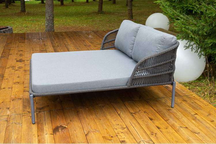 "Позитано" лежак плетеный из роупа, каркас алюминий темно-серый (RAL7024) муар, роуп темно-серый круглый, ткань темно-серая 027-4