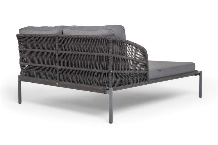 "Позитано" лежак плетеный из роупа, каркас алюминий темно-серый (RAL7024) муар, роуп темно-серый круглый, ткань темно-серая 027-13