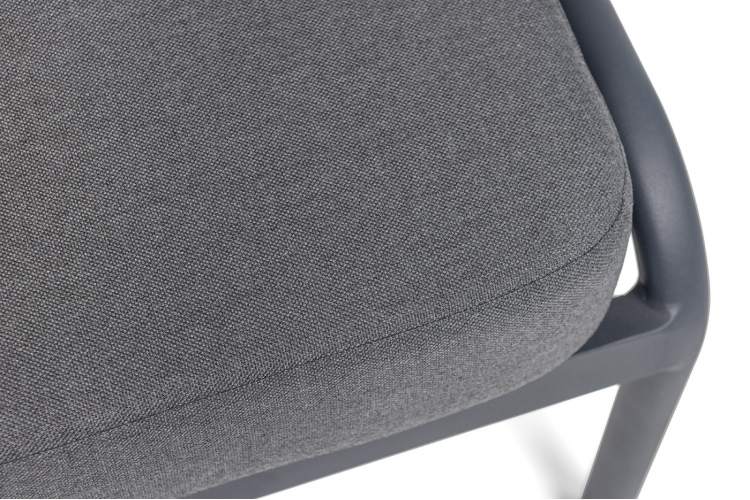 "Ронда" кресло плетеное из роупа, каркас алюминий темно-серый (RAL7024) муар, роуп серый 40 мм tex, ткань темно-серая 027-7