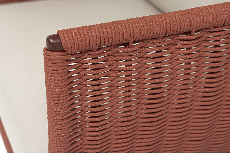 "Фиджи" кресло плетеное из роупа, каркас алюминий коричневый (RAL8016) муар, роуп красный (8372) круглый tex, ткань Mossle бежевая-6