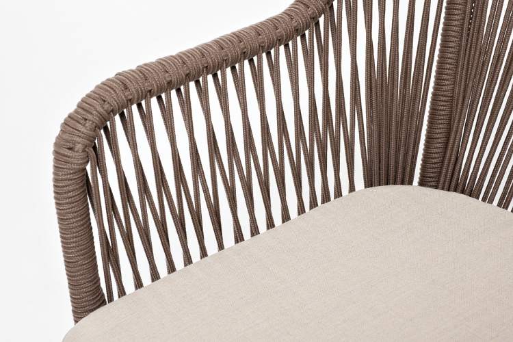 "Лион" стул плетеный из роупа, каркас из стали коричневый (RAL8016) муар, роуп коричневый круглый, ткань бежевая 15052-3
