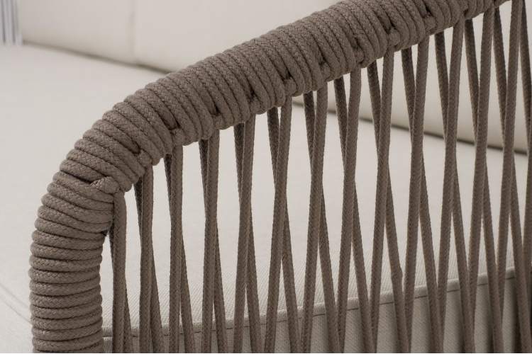 "Канны" диван 3-местный плетеный из роупа, каркас алюминий коричневый (RAL8016) муар, роуп коричневый круглый, ткань бежевая 15052-4