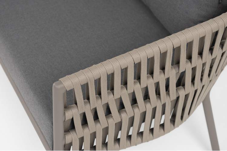 "Комо" диван 2-местный плетеный из роупа, каркас алюминий бежево-серый (RAL7006) муар, роуп серо-коричневый 23мм, ткань темно-серая 027-5