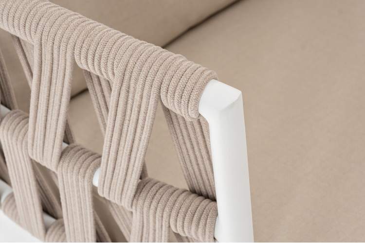 "Диего" кресло плетеное из роупа, каркас алюминий белый муар, роуп бежевый круглый, ткань бежевая 052-3