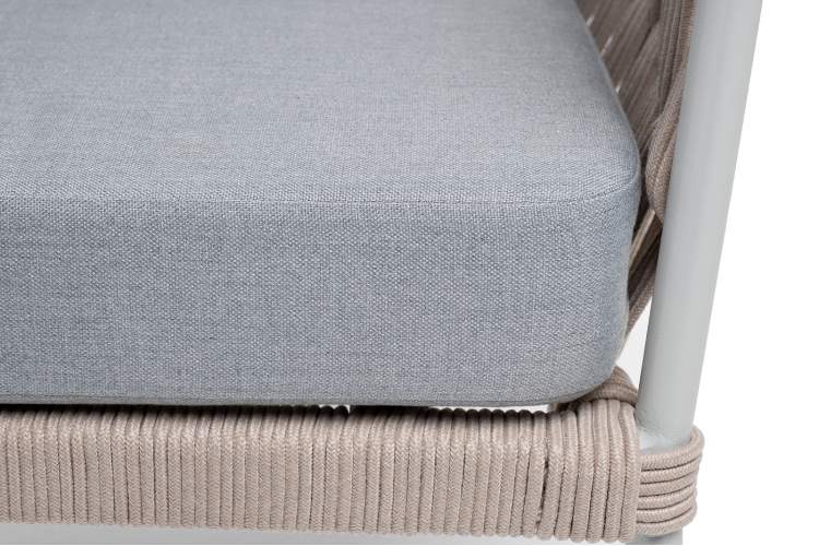 "Диего" кресло плетеное из роупа, каркас алюминий светло-серый (RAL7035) муар, роуп бежевый круглый, ткань светло-серая-7