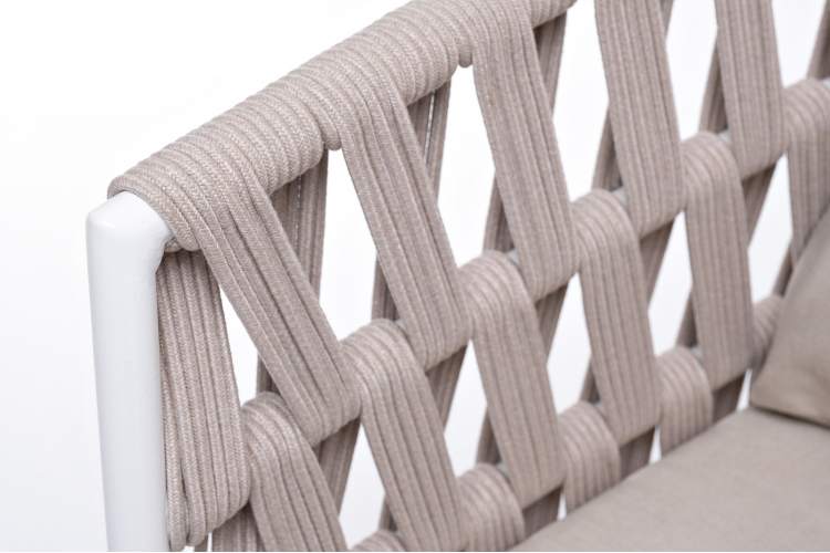 "Диего" кресло плетеное из роупа, основание дуб, каркас алюминий светло-серый (RAL7035) шагрень, роуп бежевый круглый, ткань бежевая 15052-3