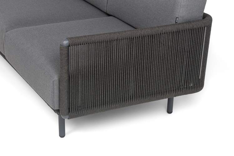 "Джелло" диван 3-местный плетеный из роупа, каркас алюминий темно-серый (RAL7024) муар, роуп темно-серый круглый, ткань темно-серая 027-5