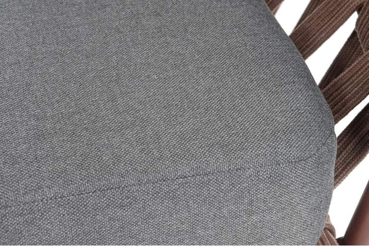 "Диего" кресло плетеное из роупа, каркас алюминий коричневый (RAL8016) муар, роуп коричневый круглый, ткань темно-серая 027-7