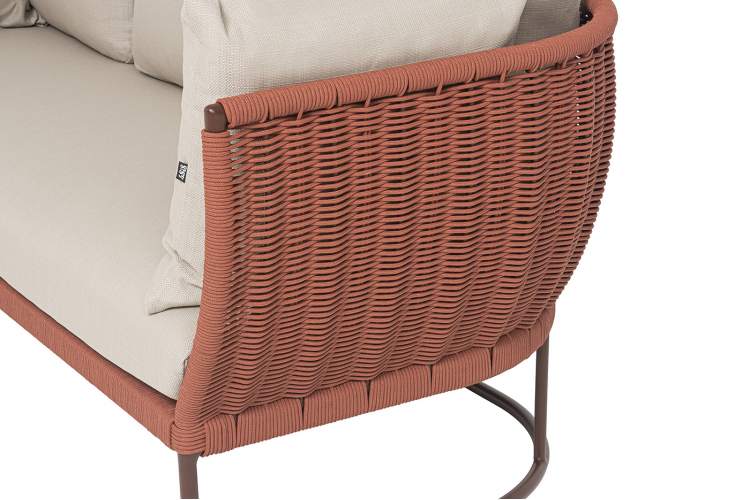 "Фиджи" диван 3-местный плетеный из роупа, каркас алюминий коричневый (RAL8016) муар, роуп красный (8372) круглый tex, ткань Mossle бежевая-6