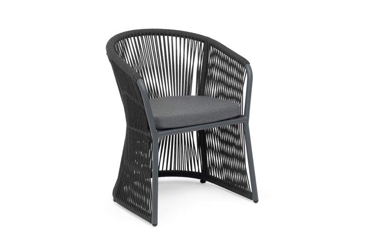 "Романо" стул плетеный из роупа, каркас алюминий темно-серый (RAL7024) муар, роуп темно-серый круглый, ткань темно-серая 027-2