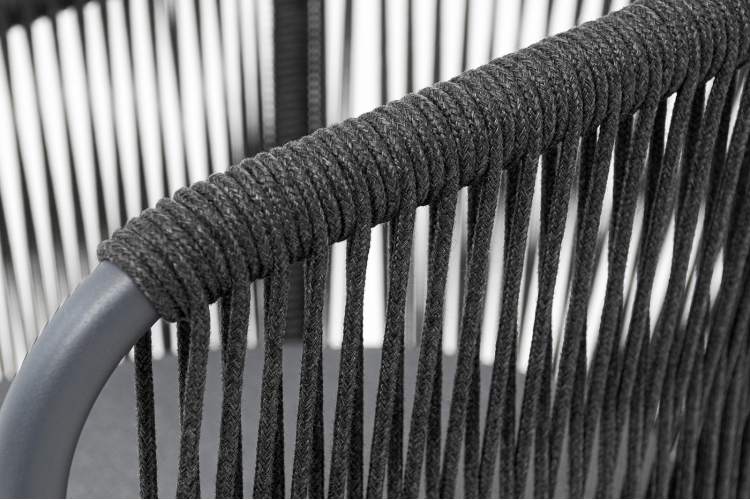 "Романо" стул плетеный из роупа, каркас алюминий темно-серый (RAL7024) муар, роуп темно-серый круглый, ткань темно-серая 027-4