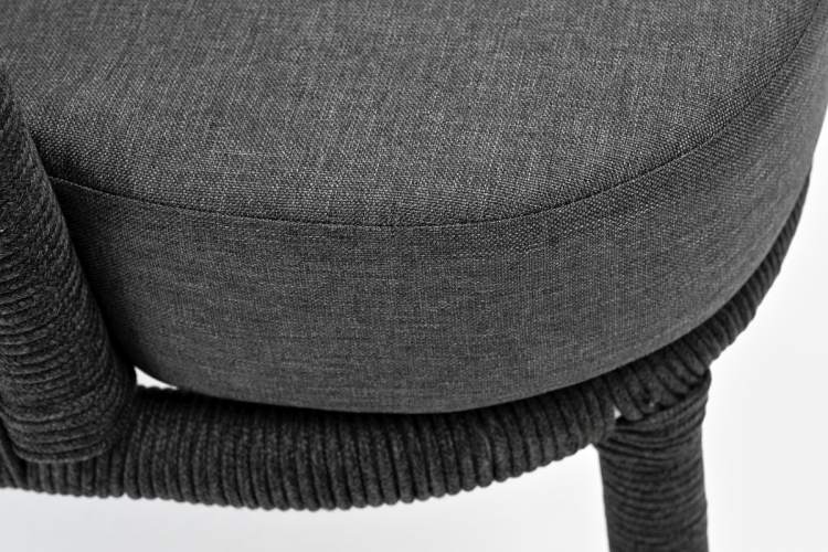 "Верона" кресло плетеное из роупа, каркас алюминий темно-серый (RAL7024) муар, роуп темно-серый круглый, ткань темно-серая 027-3