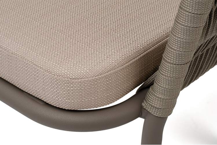 "Бордо" стул плетеный из роупа (колос), каркас алюминий серый (RAL7022) муар, роуп серый 15мм, ткань темно-серая 027-5