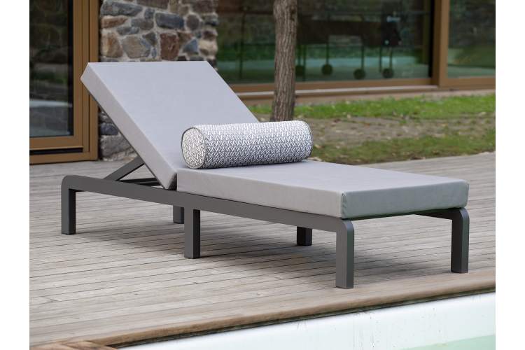 Шезлонг AMALFI, каркас алюминий цвет LAVA, подушки ткань водонепроницаемая Stone