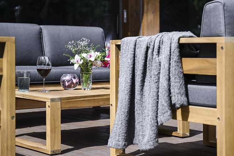 Кофейный стол из акации BOOKA Joygarden-8