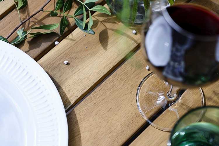 Обеденный стол из акации BOOKA Joygarden-1