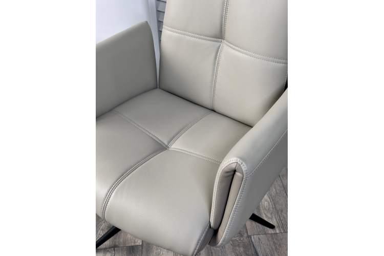 Стул STIG 360 град. поворот. HF017-11 / HF017-12 Бежевый, экокожа / Черный каркас, ®DISAUR-3