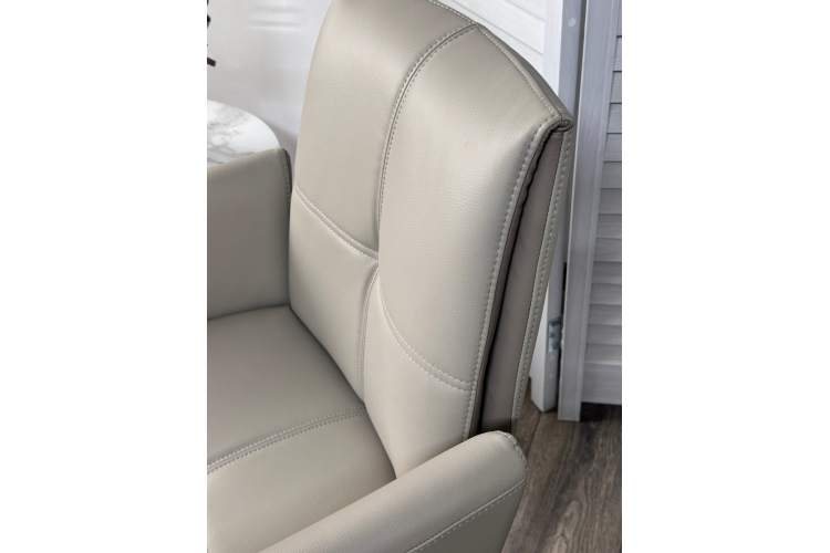 Стул STIG 360 град. поворот. HF017-11 / HF017-12 Бежевый, экокожа / Черный каркас, ®DISAUR-4