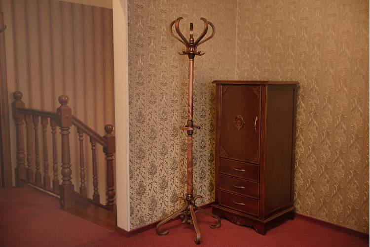 Вешалка напольная В 10Н средне-коричневый-5