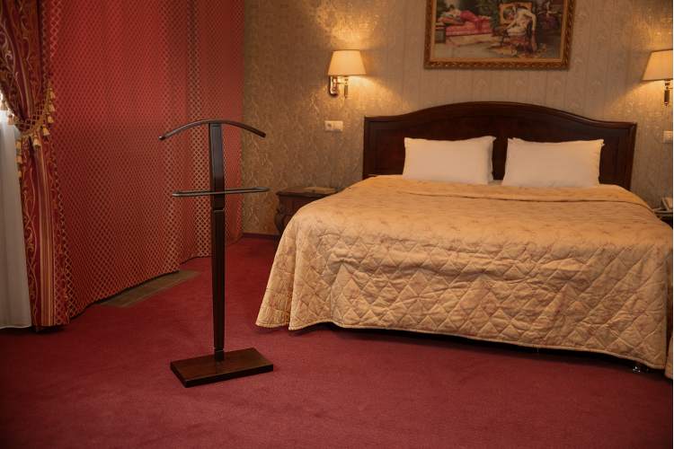 Вешалка костюмная Васко В 70 темно-коричневый/патина-7