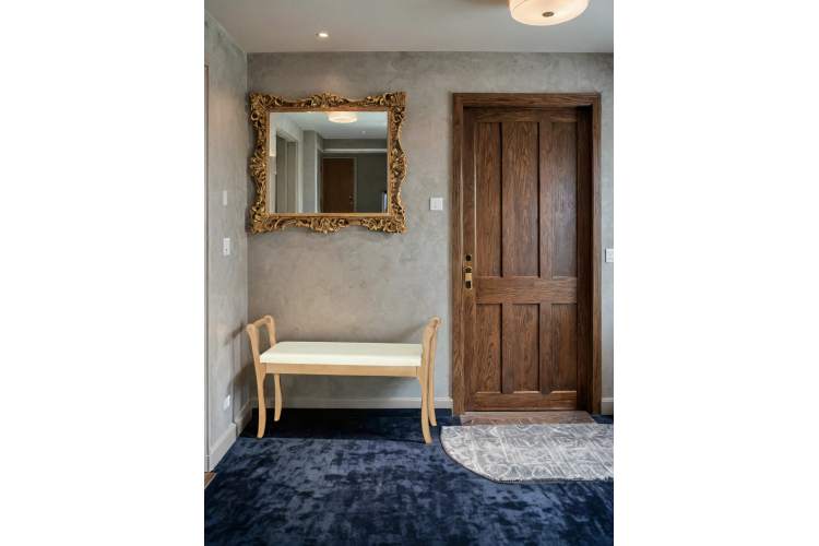 Скамья для прихожей с подлокотниками мягкая, экокожа крем, каркас бук-3