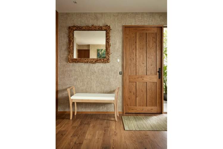 Скамья для прихожей с подлокотниками мягкая, экокожа крем, каркас бук-4