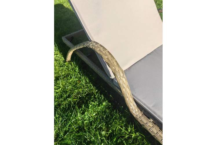 Комплект из искусственного ротанга два шезлонга Империал и столик Мара-2 (Greige)-6