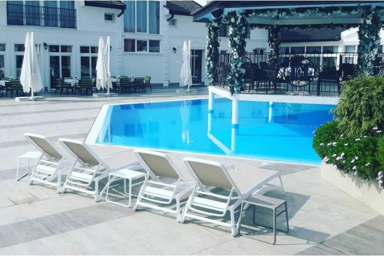 Столик пластиковый для лежака Pop Nardi белый-6