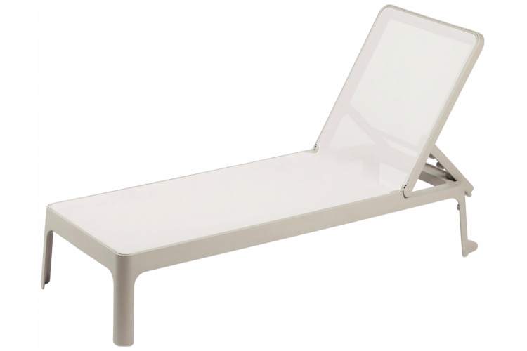 Шезлонг-лежак пластиковый Plano Nardi бежевый