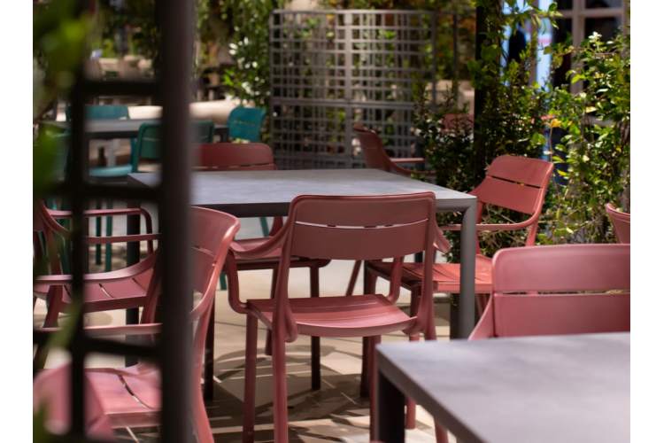 Кресло пластиковое Cassia Nardi бургунди-3