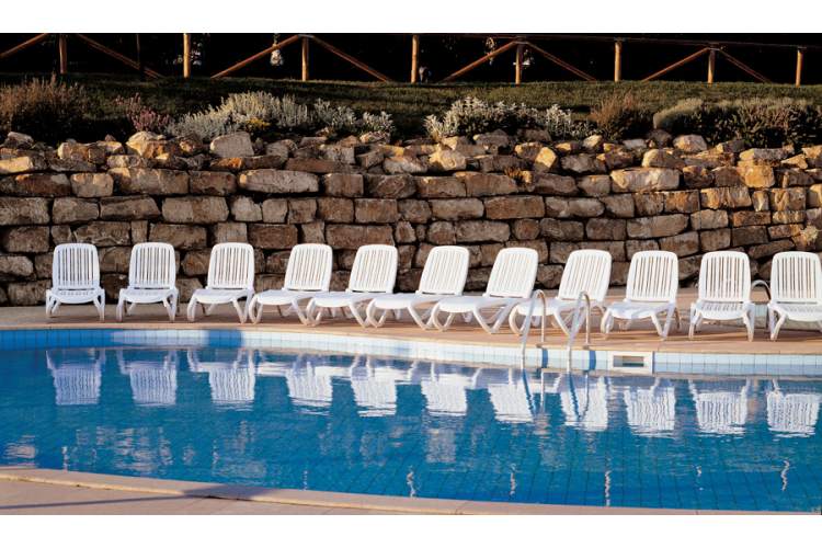 Шезлонг-лежак пластиковый Tropico Nardi белый-5